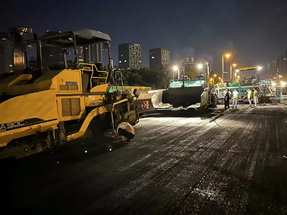 鄭州瀝青路面與水泥路面比較