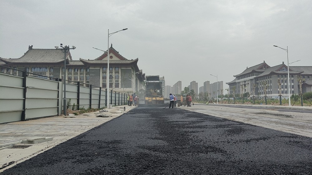 鄭州瀝青路面壓實度影響因素分析