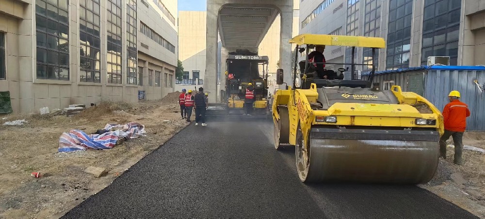 鄭州透水瀝青混凝土路面施工技術