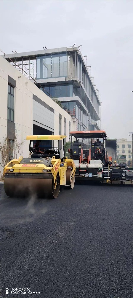 鄭州瀝青路面攤鋪