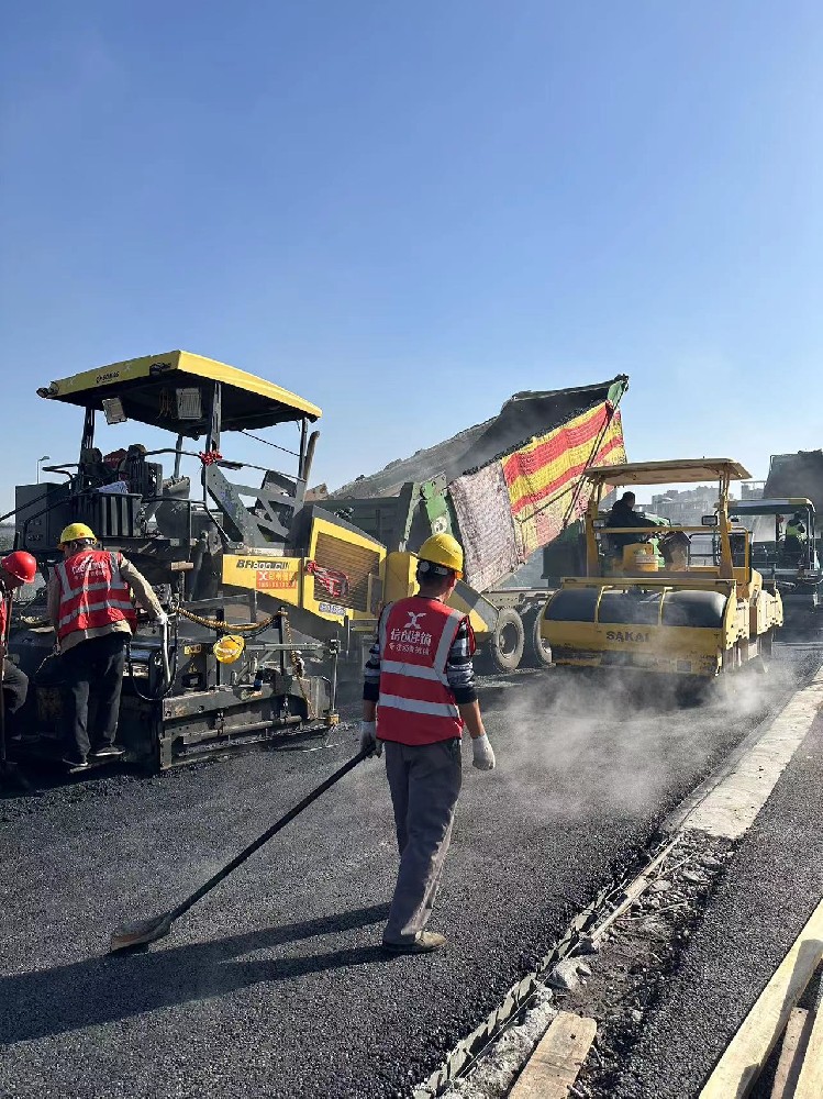 鄭州瀝青路面施工特點——鄭州瀝青路面施工